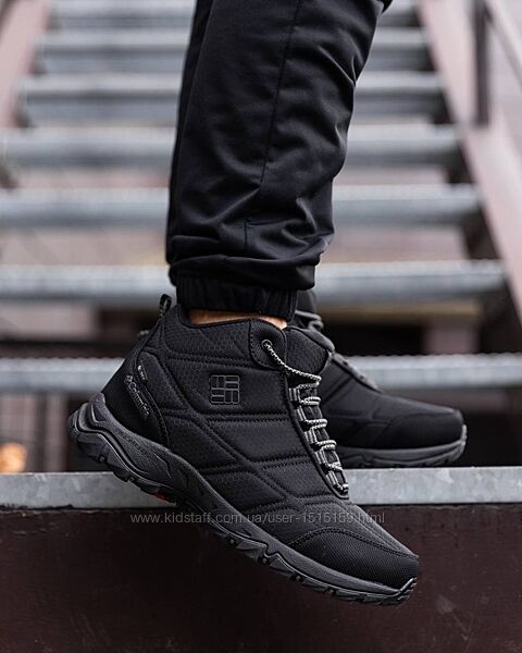 p.46  Columbia Waterproof Triple Black   CL018