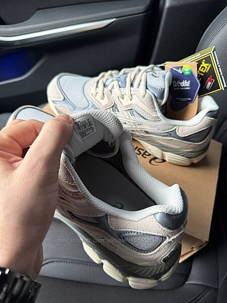 p.41-45  Asics Gel-NYC Gore-Tex Beige Silver  AS032