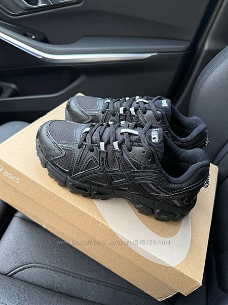 p.37-46  Asics Gel Kahana 8 Black  AS040