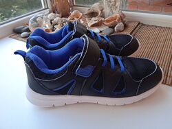 Кросівки Alive 36 розмір устілка 23 см