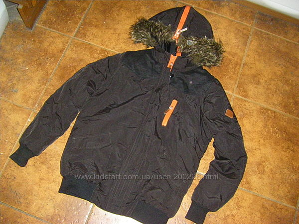 Зимняя,  яркая  куртка,   рост 140-158