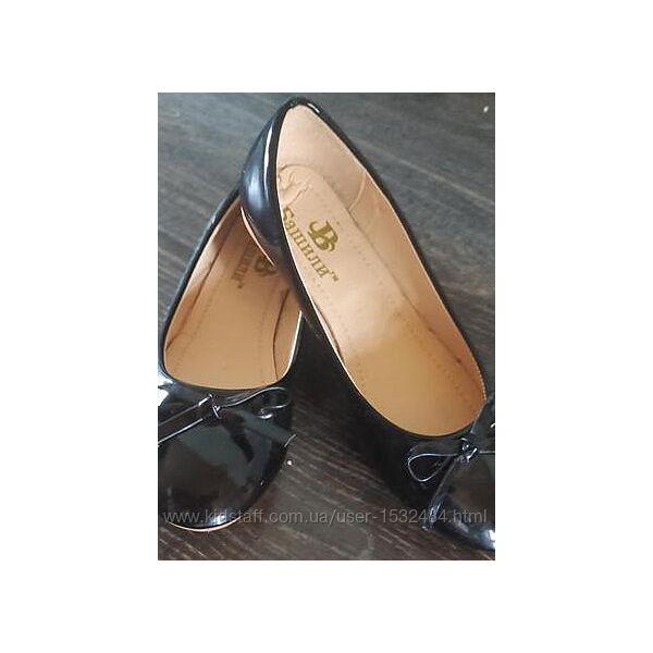 Балетки, туфлі