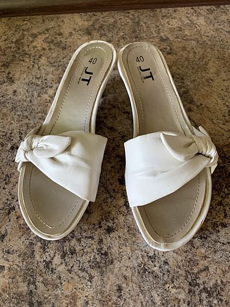 Женские шлепанцы б/у размер 40