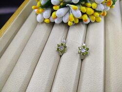 Серебряные серьги цветок зеленым салатовым фианитом 925 английская застежка