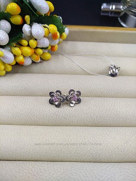 Серебряные нежные серьги гвоздики пусеты с розовым фианитом 925 цветочки