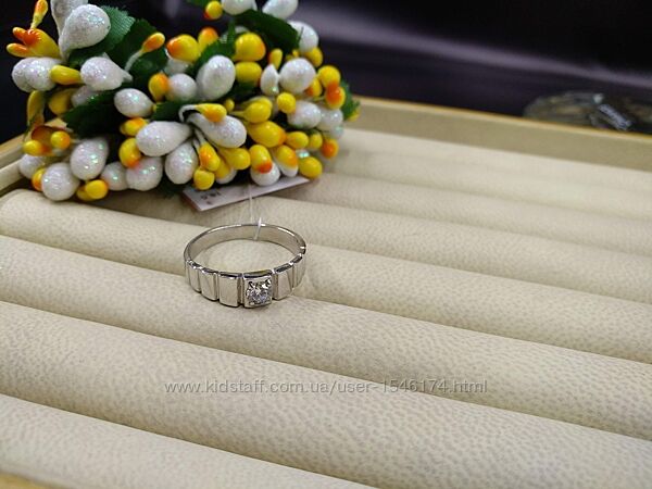 Серебряное классическое кольцо с фианитом 925 последний размер 18,5 скидка