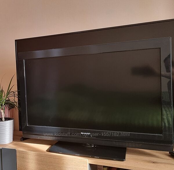 Телевізор Sharp LC-3257E Bk LСD  32 дюйма.