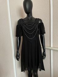 Черное платье с открытыми плечами Amodediosa