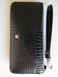 Шкіряний гаманець чорного кольору