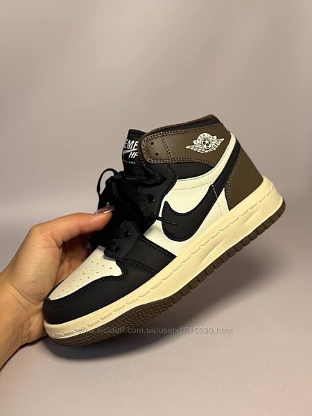 Зимові дитячі черевики кросівки в стилі Nike Air Jordan 31-37