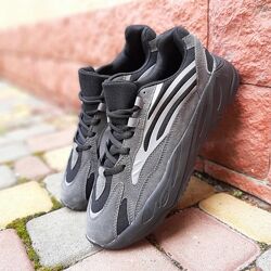 Чоловічі кросівки Adidas Yeezy Boost 700 V2 41-46