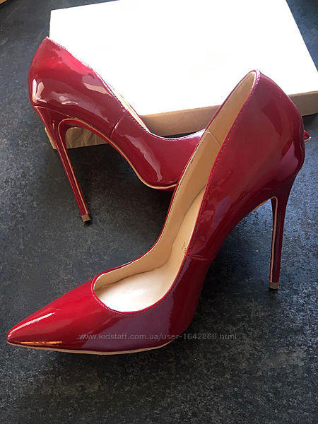 Туфли Christian Loubouten в наличии р.38-39
