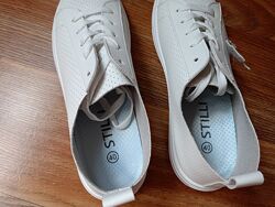 Кеди зі шкіряним верхом з перфорацією по всій поверхні, розмір 40