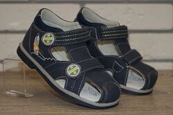 Сандалії дитячі із закритим носком та задником