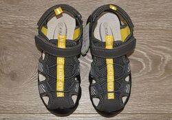 Сандалії дитячі із закритим носком сірі