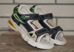 Сандалії дитячі із закритою п&acuteятою та відкритим носком