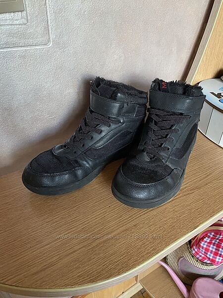 Кросівки Кроссовки дитячі зимові високі H&M в ідеалі. Устілка 21-21,5