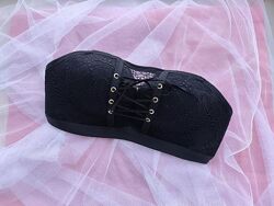 Чорний бюстгальтер балконет 