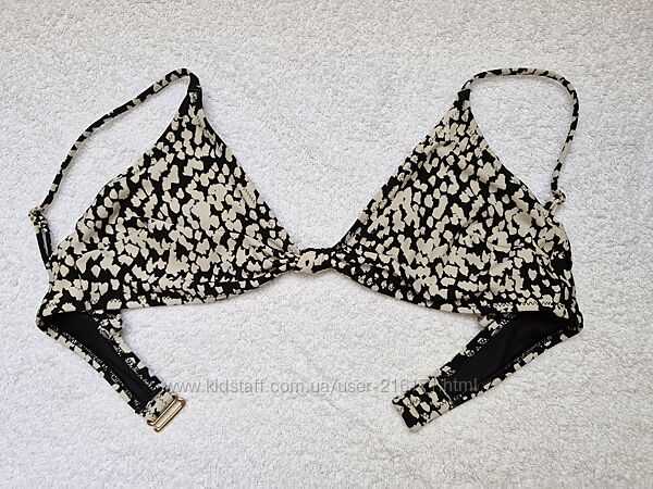 Бюстгальтер, верх от купальника.