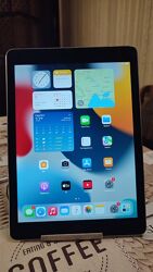 Продам планшет Apple iPad Air 2 Wi-Fi 2/16GB, гарний стан.