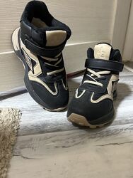 Добротні черевики/ високі кросівки зима хутро 36 р, устілка 22,5см