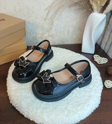 Дитячі туфлі для дівчинки 28 29 30 шкільні