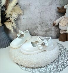 Дитячі туфлі для дівчинки білі 31 32 33 34 36 святкові нарядні