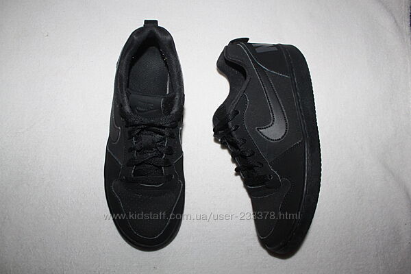 Кроссовки фирмы Nike 38 размера по стельке 24,5 см.
