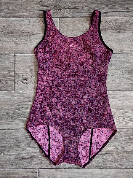 Суцільний купальник