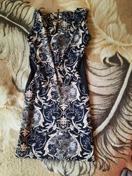 Платье с арнаментом