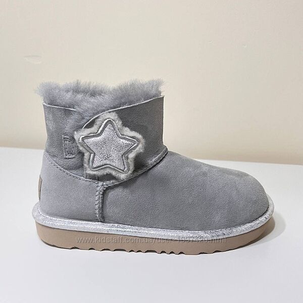 Сапожки UGG T Mini Bailey Button II Star  EU 32