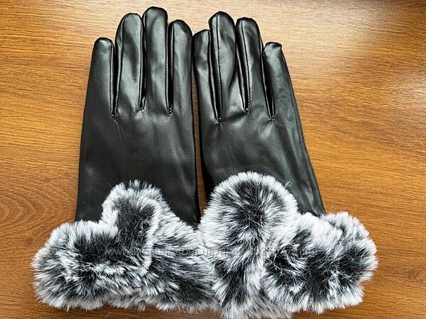 Чорні жіночі рукавички зі шкірозамінника з оздобленням зі штучного хутра