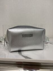 Косметички Burberry, Dior, Prada 