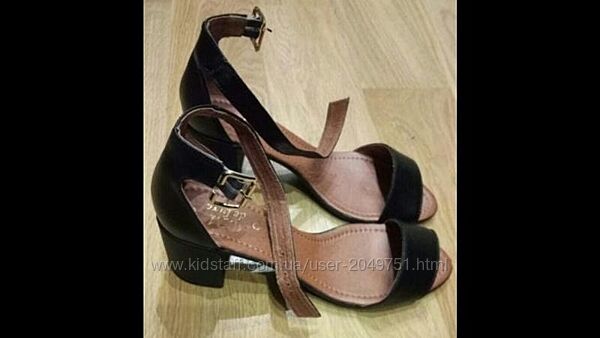 Жіночі шкіряні босоніжки 40 розмір