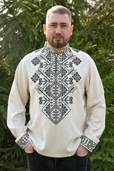 Чоловіча лляна вишиванка з контрастною вишивкою   