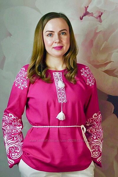 Жіноча вишиванка малинова рожева з білою вишивкою дерево життя