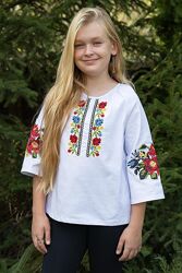 Блузка лляна для дівчинки з різнокольоровою вишивкою біла 