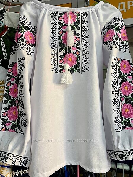 Вишиванка для дівчинки з рожевими квітами