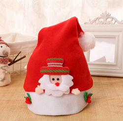 Шапка новорічна з сантою дитяча