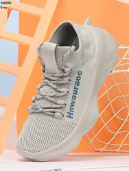 Кросівки жіночі 