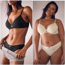 Бавовняні стрінги з лого-фурнітурою Victoria&acutes Secret 