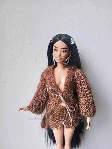 В´язаний одяг на барбі ручної роботи