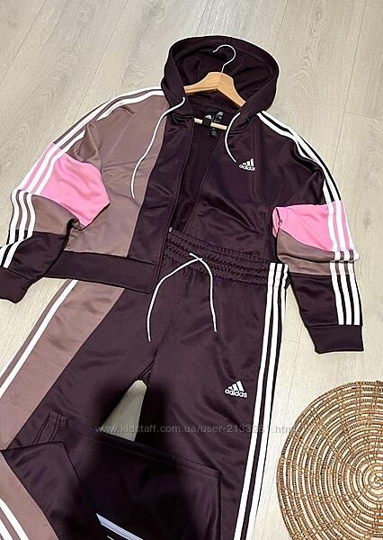 Оригинальный спортивный костюм Adidas
