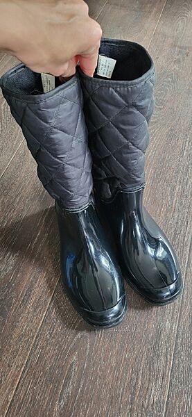 Продам жіночі гумові черевики чоботи 39 розміру 