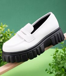  Жіночі білі туфлі без застібки