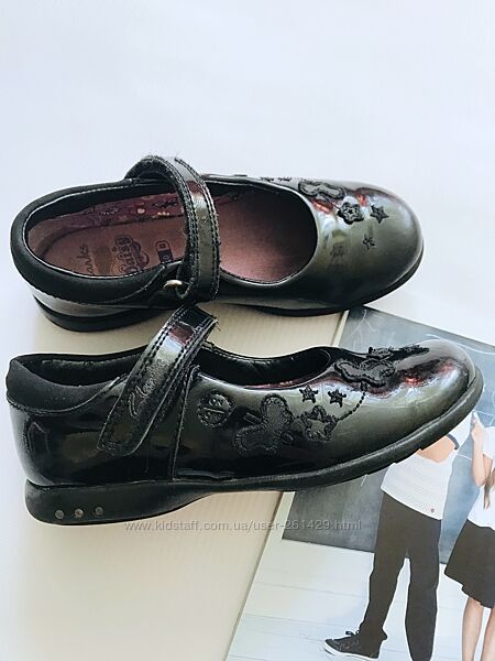 CLARKS  - туфли для школы стильная классика - черные лакированые 18-18,5 см