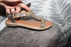 xyxyx босоніжки 26 см устілка