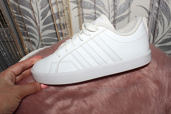 Adidas кросівки 23.8 см устілка
