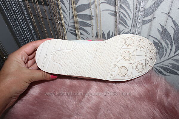 Adidas кросівки 25 см устілка