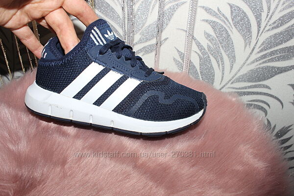 Adidas кросівки 19.8 см устілка